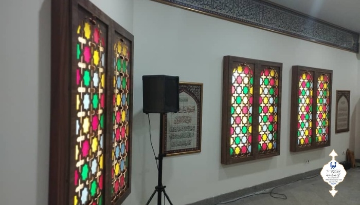 کتیبه و ستون مسجد